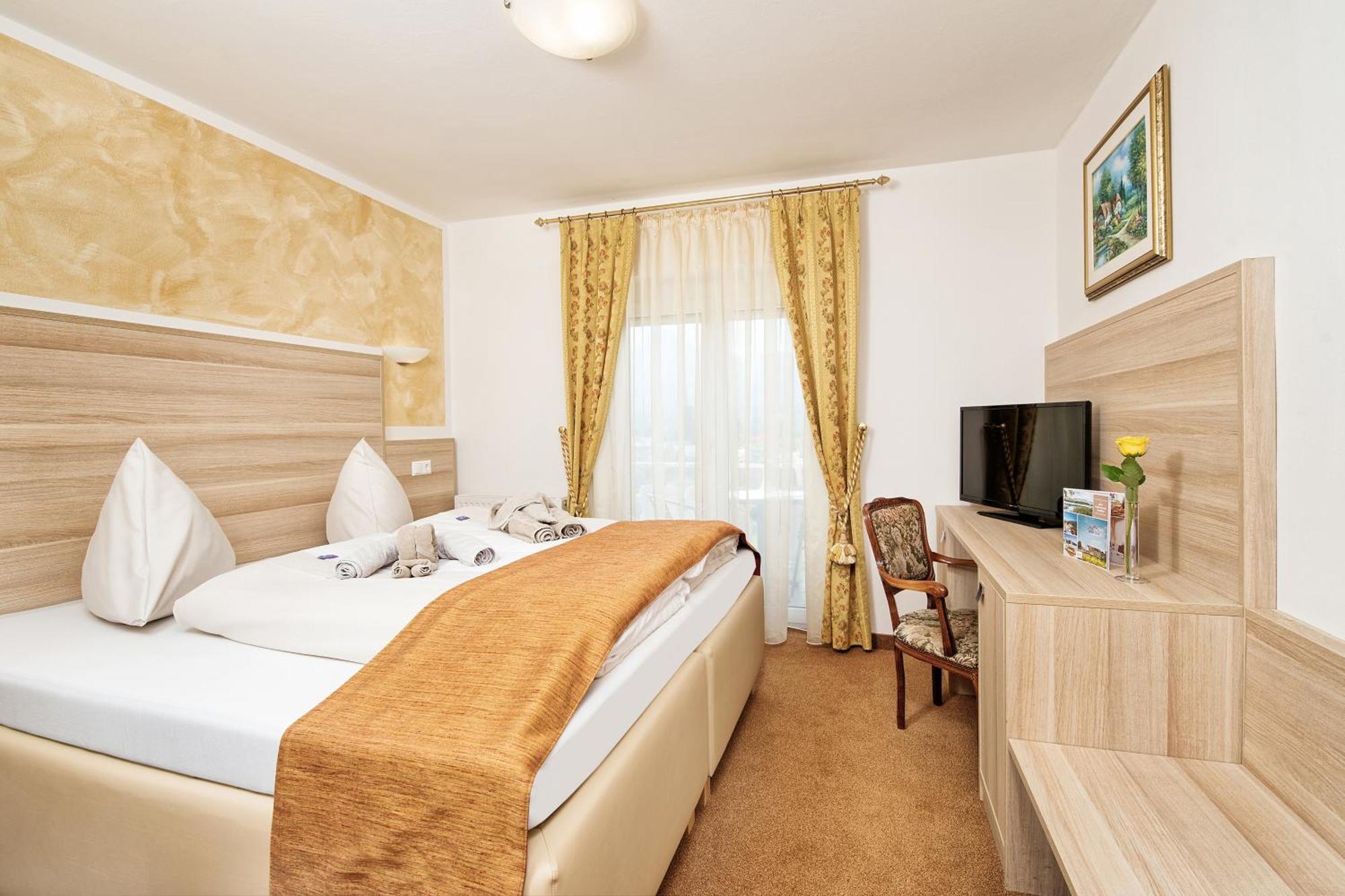 Hotel-Pension Melcher Drobollach am Faakersee Bagian luar foto