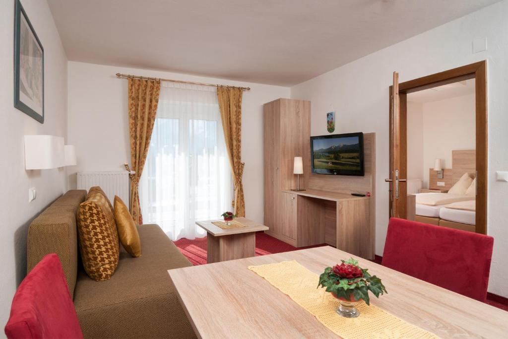 Hotel-Pension Melcher Drobollach am Faakersee Ruang foto